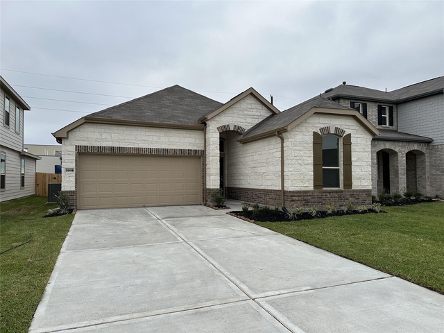 3019 Kastania Lane N - Photo 1