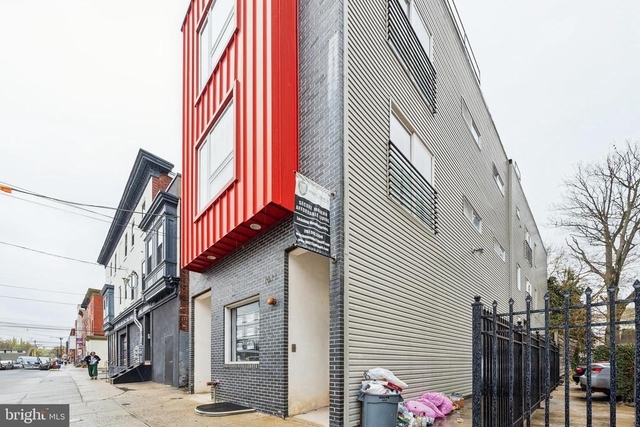 1611 W Montgomery Avenue - Photo 1