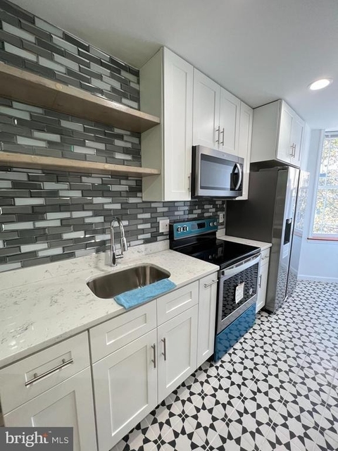623 S 4th Street - Photo 1
