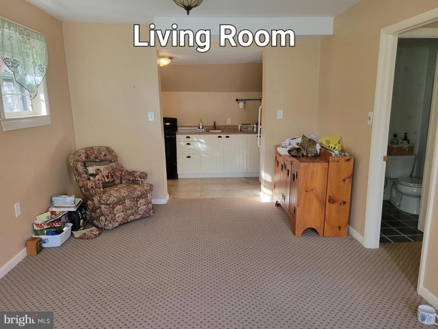 433 Elm Avenue - Photo 1