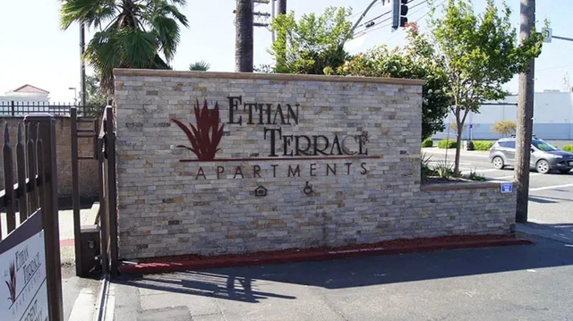1824 Ethan Way - Photo 1