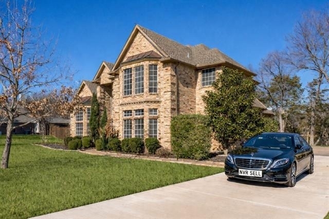 529 Chippendale Drive - Photo 1