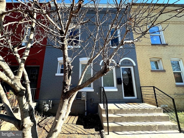1210 Half Street Sw - Photo 1