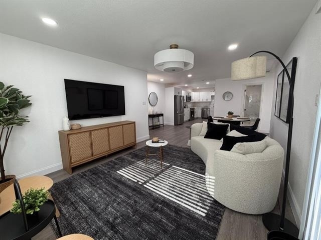 716 E Pecan Street - Photo 1