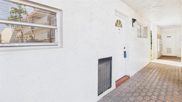 381 S Hollybrook Drive - Photo 1