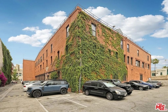 900 E 1st Street - Photo 1
