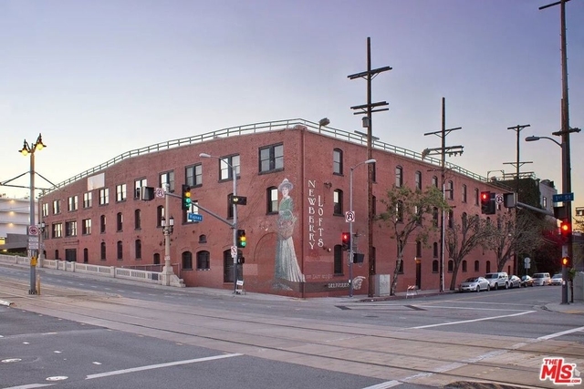 900 E 1st Street - Photo 1