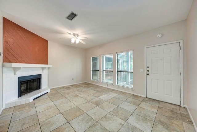 2901 San Jacinto Blvd - Photo 1
