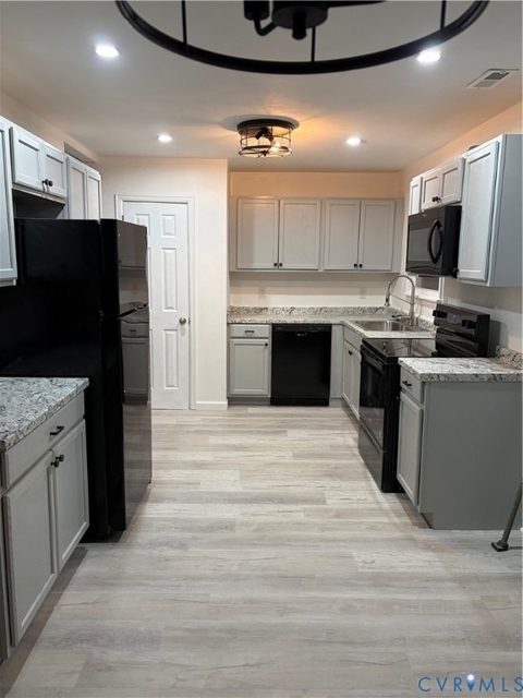 221 W Kelly Avenue - Photo 1