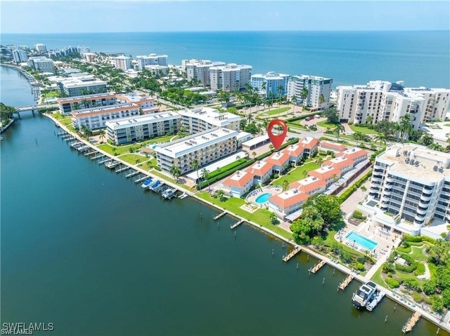 3070 Gulf Shore Boulevard N - Photo 1
