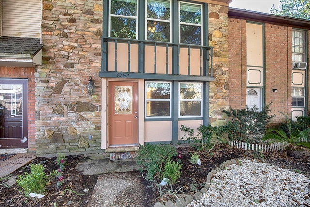 431 Sunset Drive - Photo 1