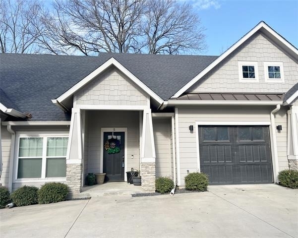 1312 W Jefferson Street - Photo 1