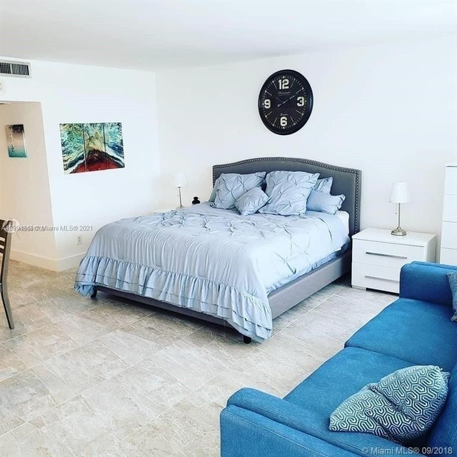 100 Lincoln Road - Photo 1