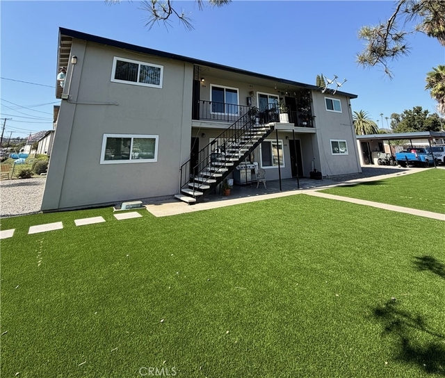 1724 Crofton Lane - Photo 1