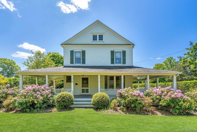 51 Quogue Street - Photo 1