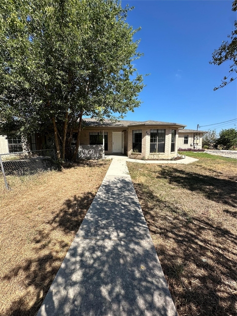 136 Discovery Ln - Photo 1
