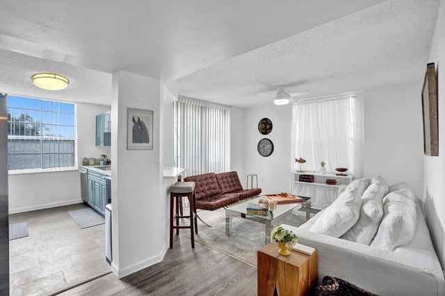 520 Se 5th Avenue - Photo 1