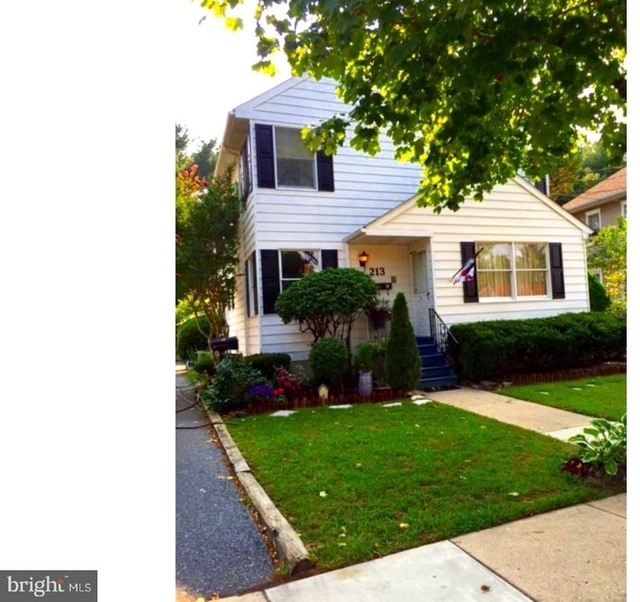 213 Laurel Avenue - Photo 1