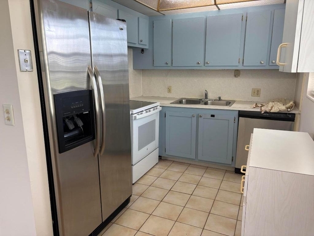 186 Dorset E - Photo 1