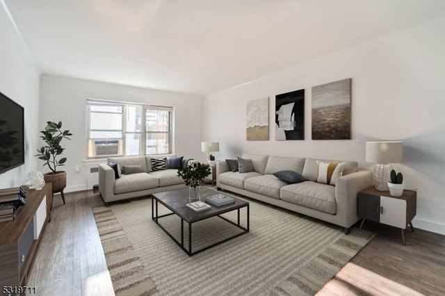 10 N Ridgewood Rd - Photo 1