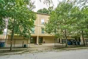 3915 Congress Avenue - Photo 1