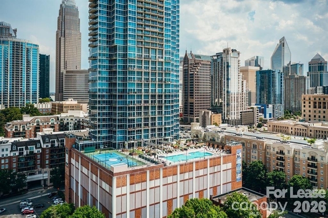 215 N Pine Street - Photo 1