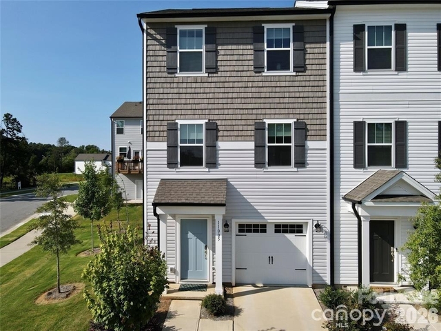 11005 Woodland Creek Way - Photo 1