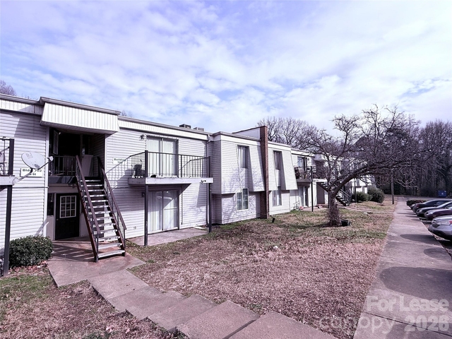 702 Farmhurst Drive - Photo 1