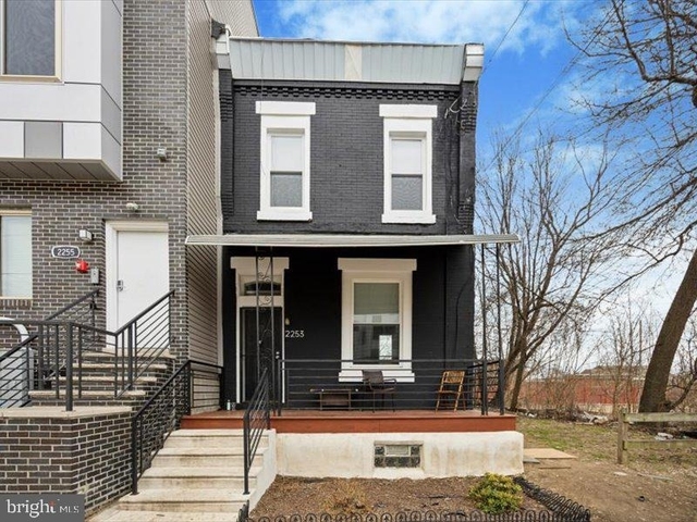 2253 N Delhi Street - Photo 1