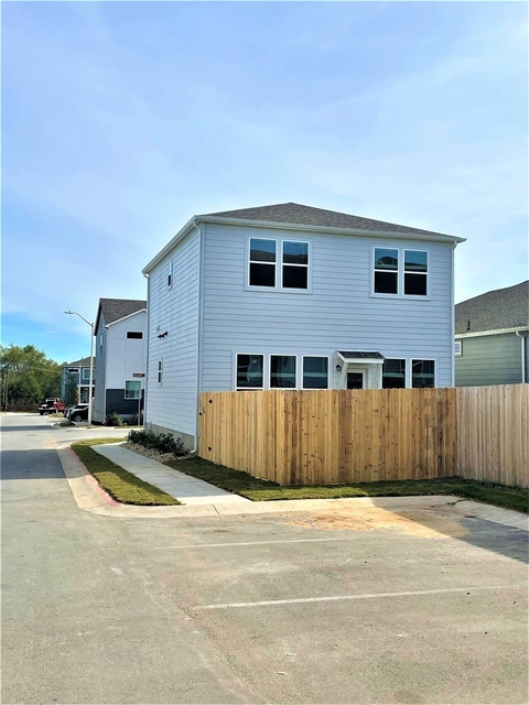 15110 Forum Ave - Photo 1