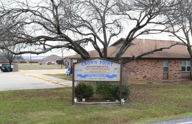 700 S Main St - Photo 1