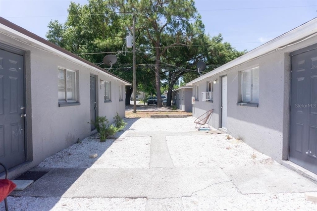 907 34th Avenue W - Photo 1