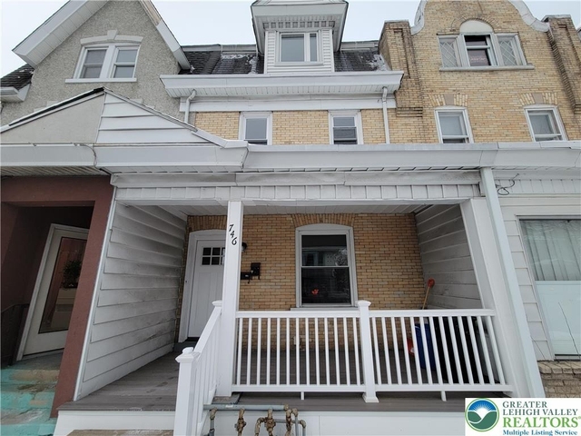 746 Linden Street - Photo 1