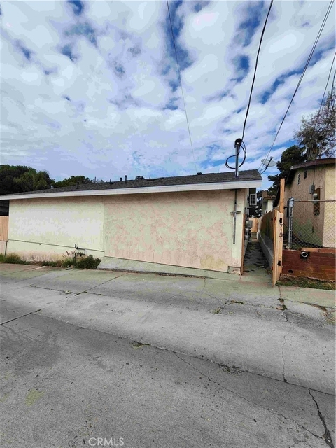 7127 Saranac - Photo 1