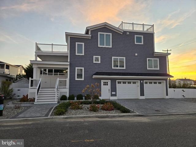 718 N Long Beach Boulevard - Photo 1