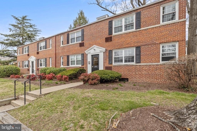 235 N George Mason Drive - Photo 1