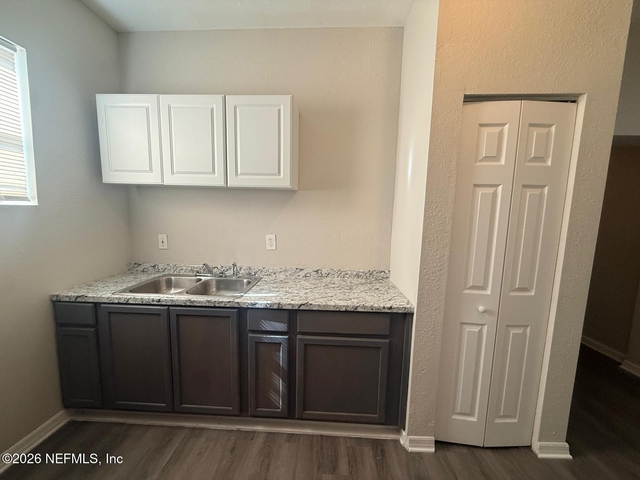 1128 Van Buren - Photo 1