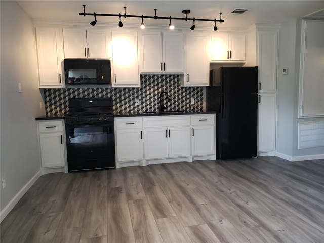 1503 Ryon Street - Photo 1