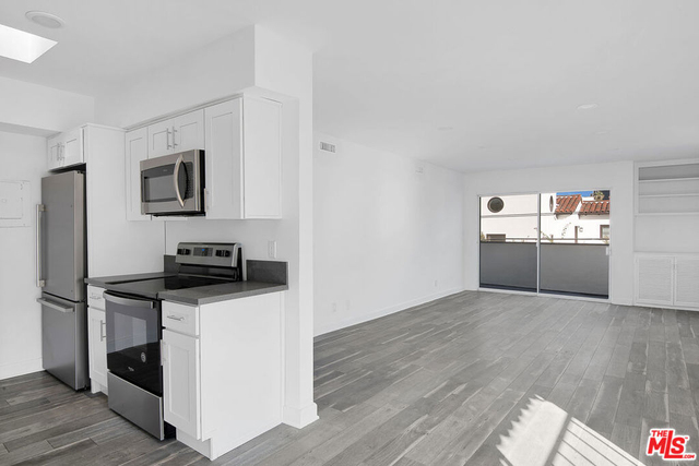 1610 S Beverly Glen Boulevard - Photo 1