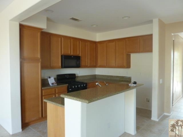 37185 Wakefield Street - Photo 1