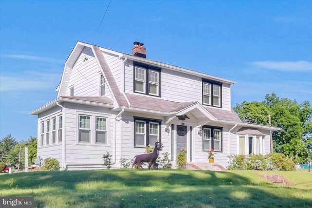 222 Berlin Road N - Photo 1