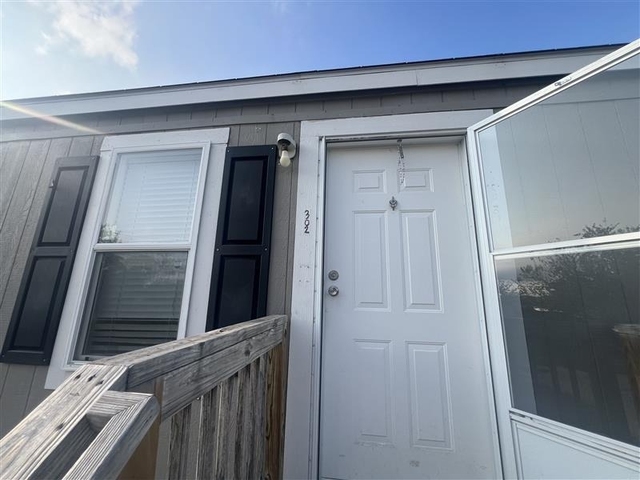 215 Greenfield Rd - Photo 1