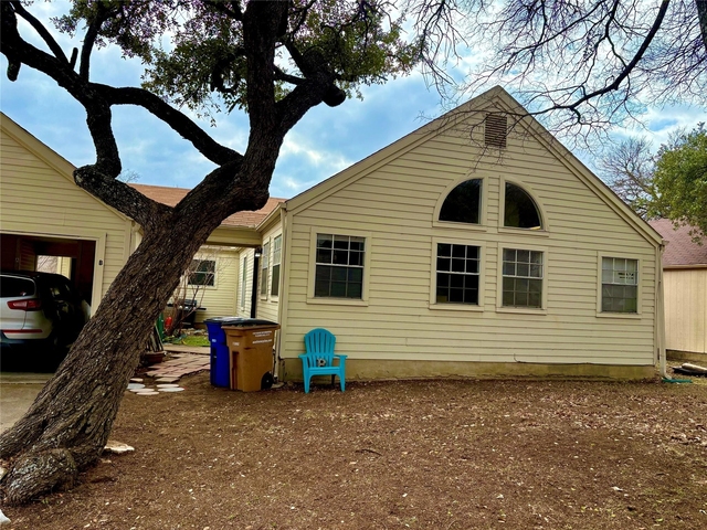 8811-b Pineridge Dr - Photo 1