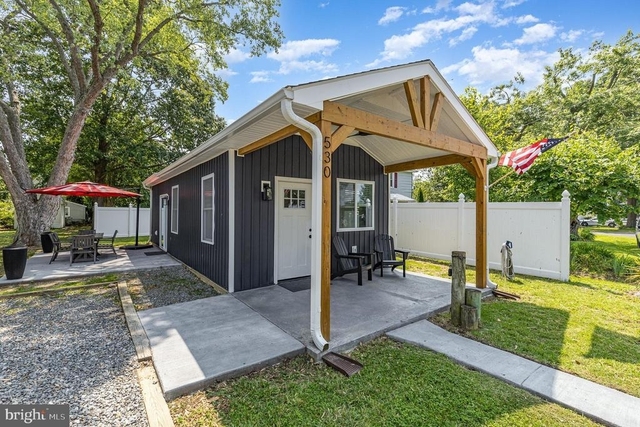 530 Monroe Bay Avenue - Photo 1