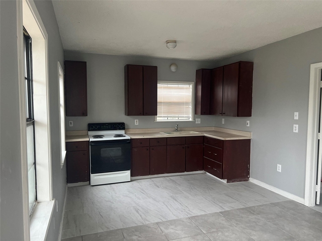 139 Van Molan Street - Photo 1