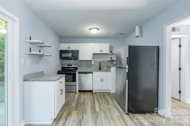 300 E Charlotte Avenue - Photo 1
