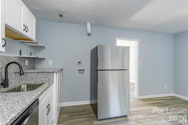 300 E Charlotte Avenue - Photo 1
