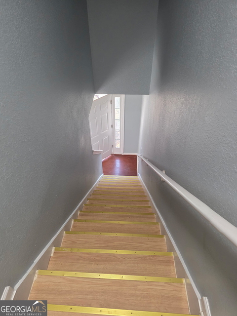 321 Brookview Drive - Photo 1