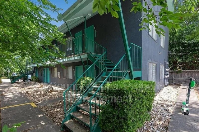 404 W 35th St - Photo 1