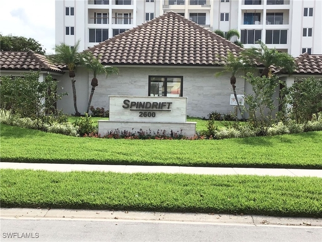2600 Gulf Shore Boulevard N - Photo 1